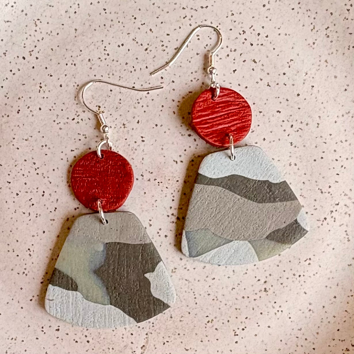 Dangle earrings: burgundy and camouflage
