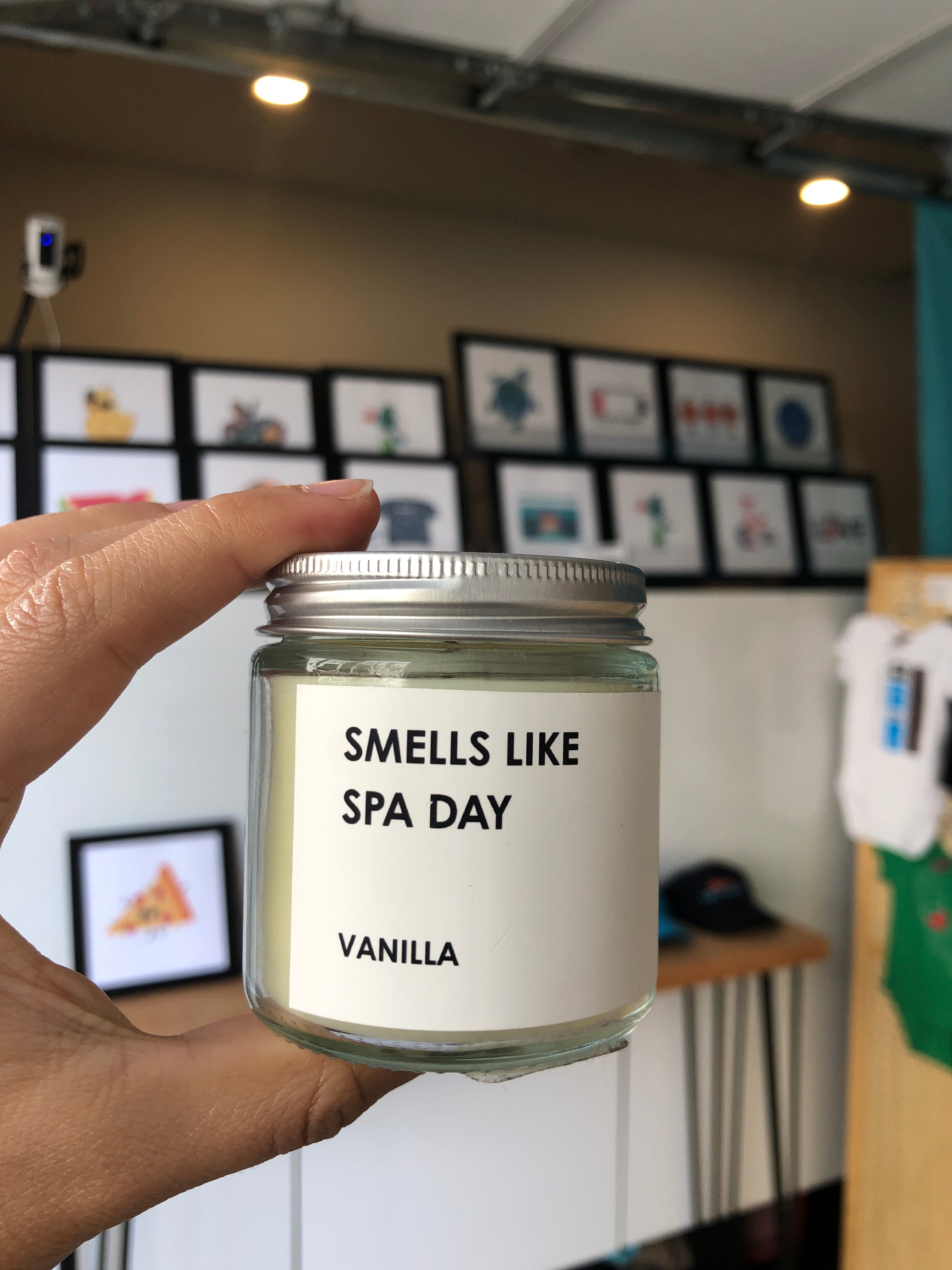 Candle - Vanilla - Smells like spa day