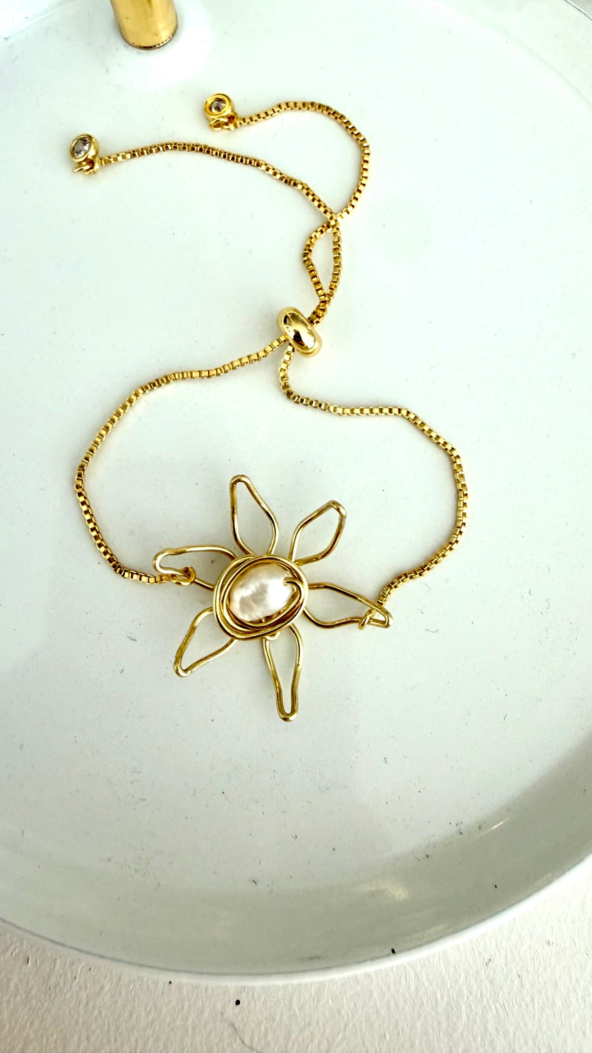 Wire Flower Pearl Bracelet