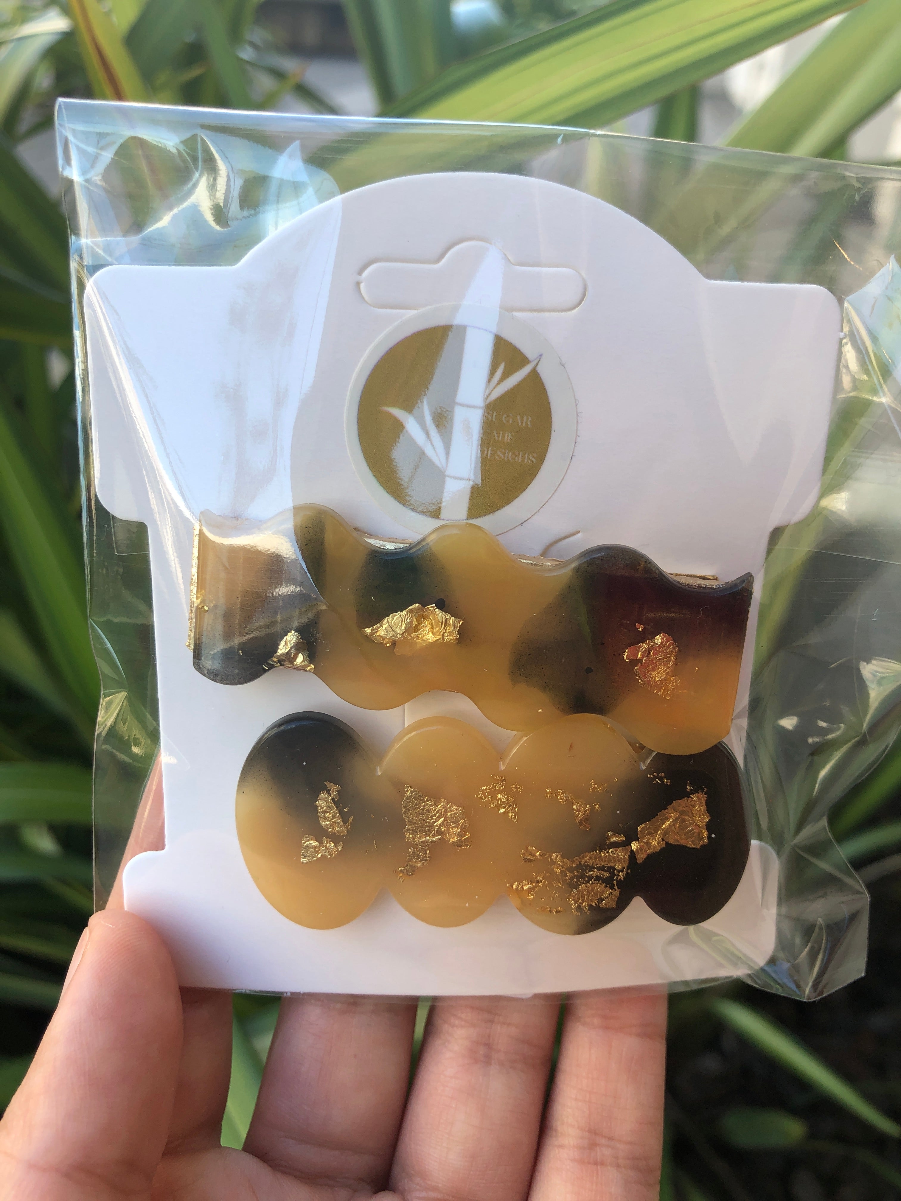 Resin clips